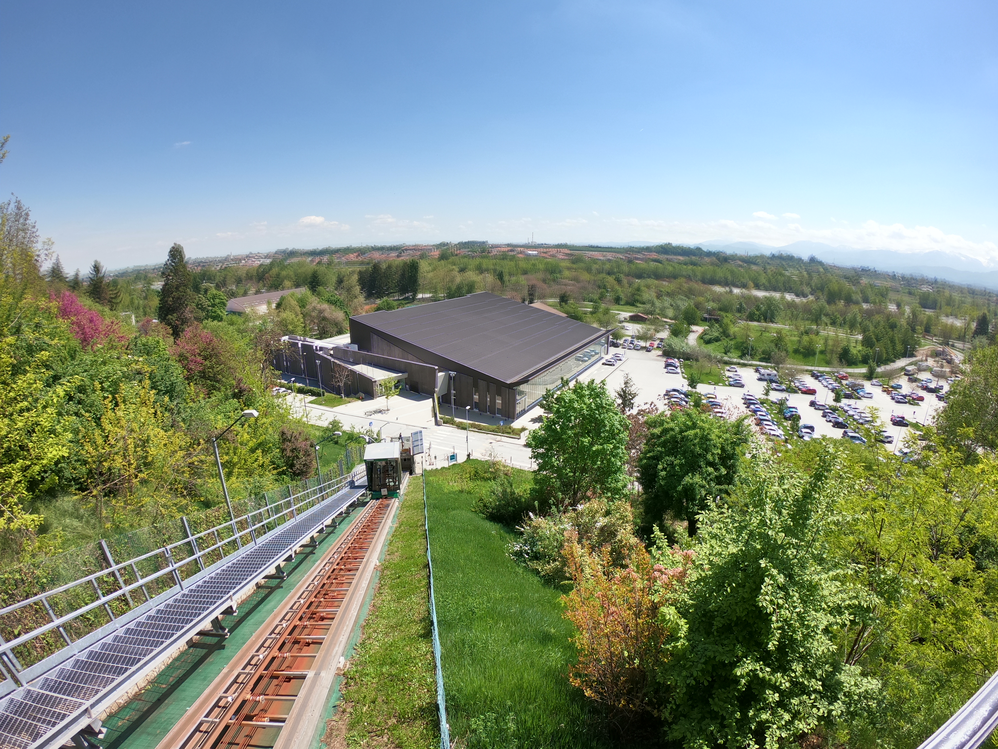 cuneo sloping elevator 