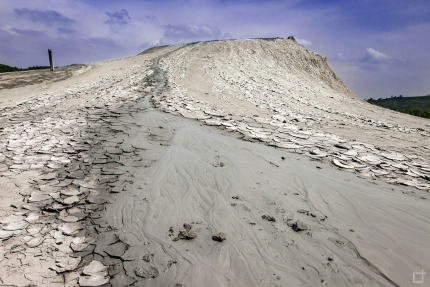 Mud-flow-in-one-of-the-Vulcanoes 