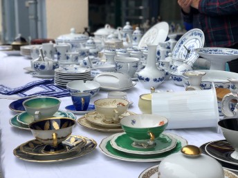 PORCELAIN MARKET IN HOHENBERG 