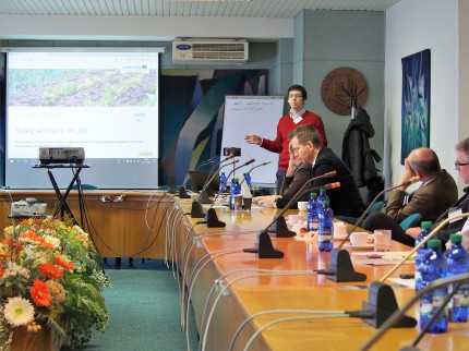 Martin Dujčák (TUKE) presenting Košice pilot  