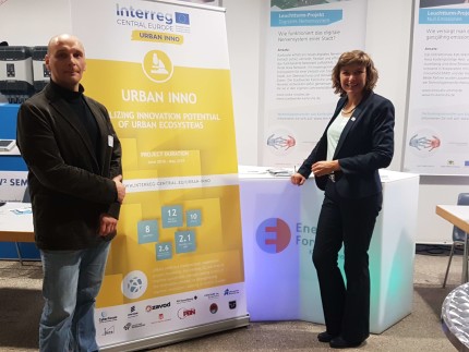 Dr. Ralf Trunko (CyberForum e.V.) and Andrea Bühler from the Economic Development Department of the City of Karlsruhe Dr. Ralf Trunko (CyberForum e.V.) and Andrea Bühler from the Economic Development Department of the City of Karlsruhe