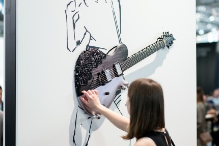 Guitar at Formnext 2019 © Mesago / Mathias Kutt © Image: Mesago / Mathias Kutt