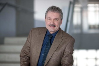 Prof. Dr. Bernd Delakowitz Professor sowie Direktor am Institut für Ökologie- und Umweltschutz der Hochschule Zittau/ Görlitz Prof. Dr. Bernd Delakowitz Professor sowie Direktor am Institut für Ökologie- und Umweltschutz der Hochschule Zittau/ Görlitz
