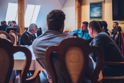 Round Table 