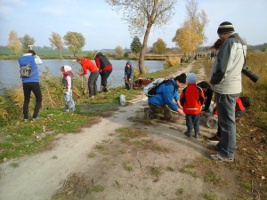 TREE PLANTING CONNECTS PEOPLE AND LANDSCAPES